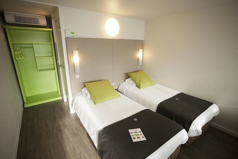 Campanile Pontarlier Hotel Room photo